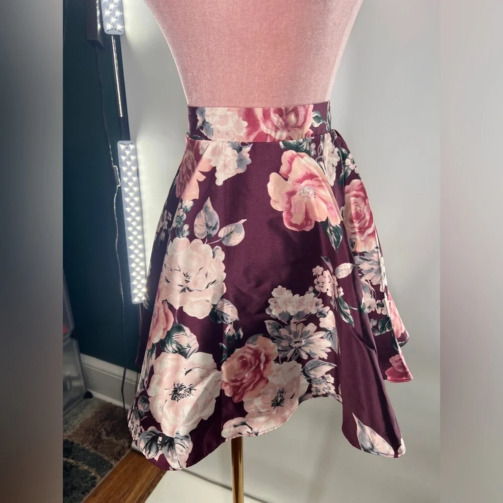 EUC City Triangles Floral Print Mini Skirt